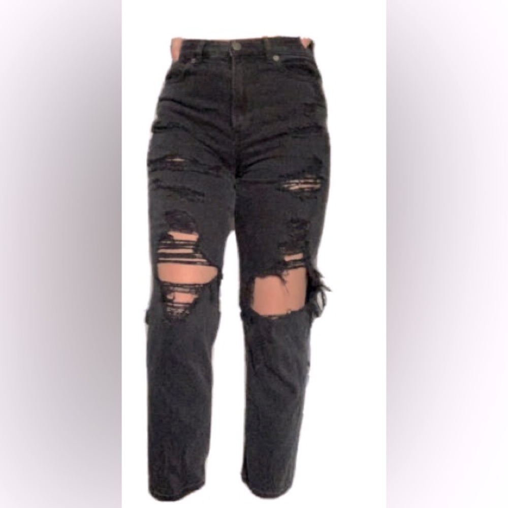 RELAXED MOM JEANS American Eagle Black Distressed/Ripped Jean.